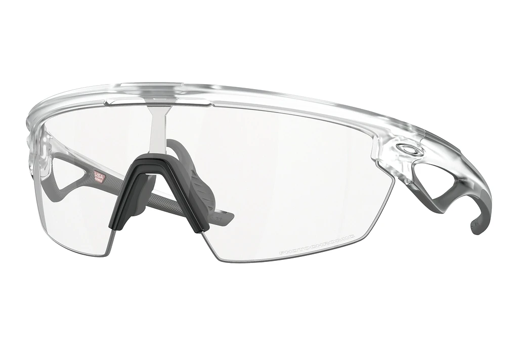 Oakley   OO9403 940307 Clear to Black Iridium PhotochromicMatte Clear