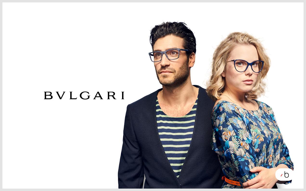 Manlig och kvinnlig modell bär glasögon från Bvlgari