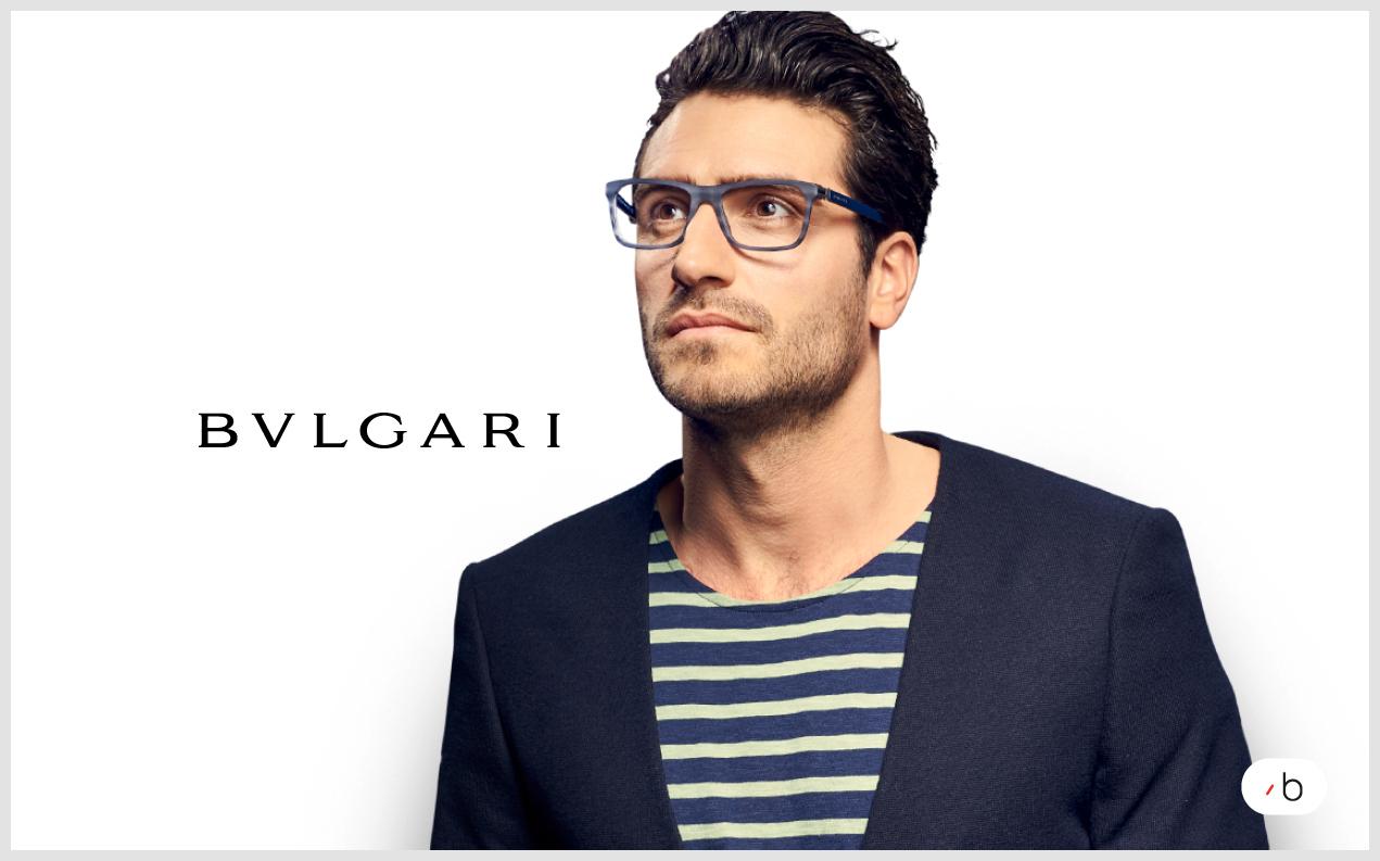 Manlig modell bär glasögon från Bvlgari